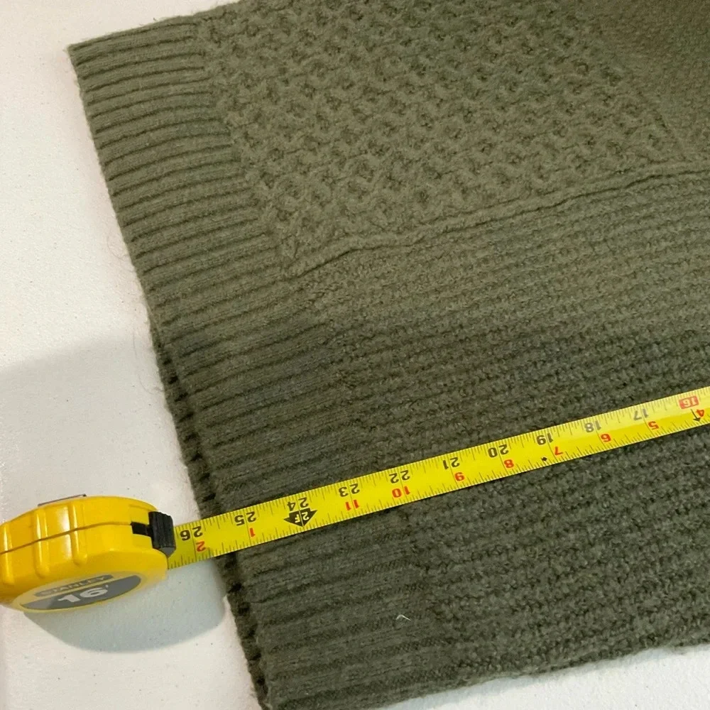 American Eagle limited‎ edition green tag weather size small
